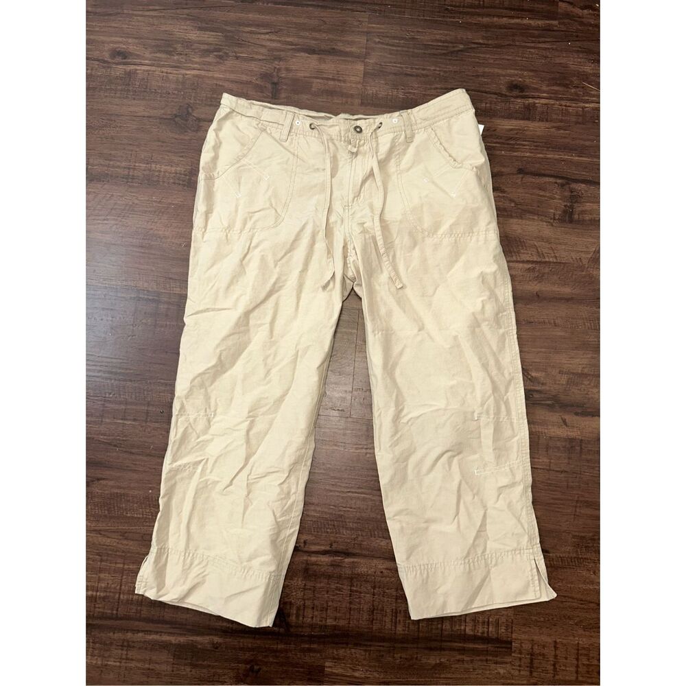 Columbia Khaki Cargo Capri Pants, Sz Medium
